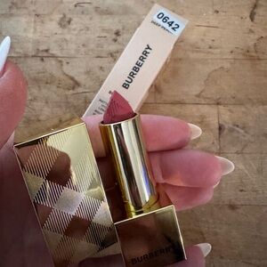 Burberry Kisses Matte lipstick - NEW